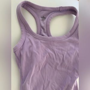Alo workout top with a built in bra!